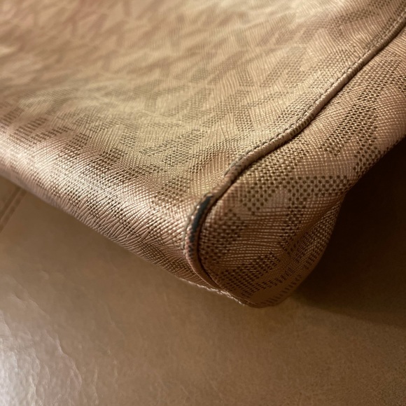 Michael Kors Tote - Picture 8 of 9